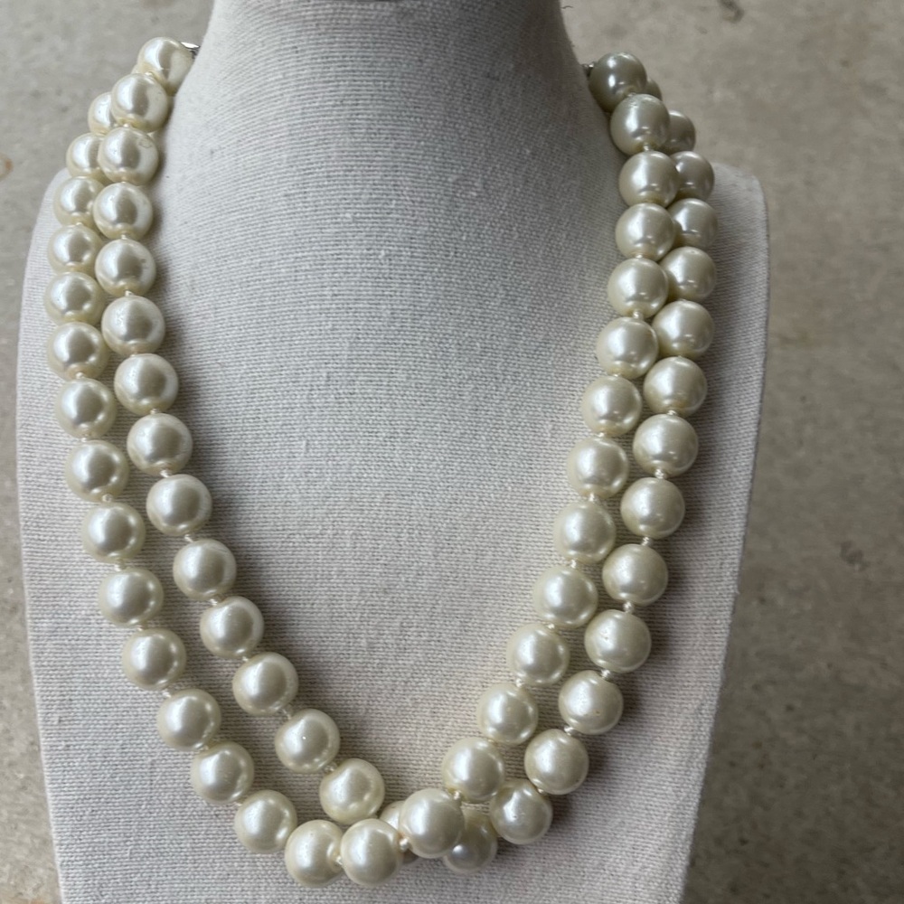 Faux pearl vintage double strand necklace signed C Quality Women’s Sz 18.5”